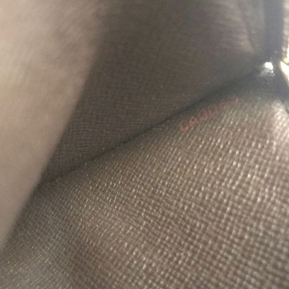 Nice Louis Vuitton Authentic Sarah long Wallet. Vintage. Good Condition. - Picture 5 of 5